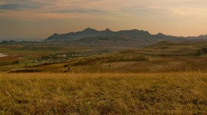 Vid-s-hrebta-Uzun-Syrt.gora-Klementeva.-1024x576